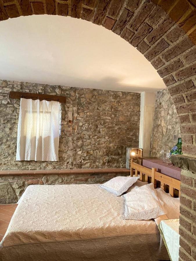 Helga'S House- Una Finestra Sul Borgo Ambra Exterior foto