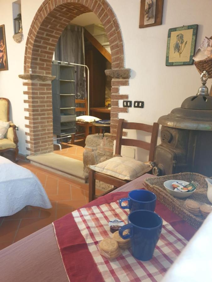 Helga'S House- Una Finestra Sul Borgo Ambra Exterior foto