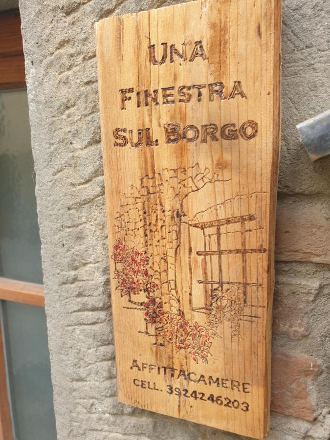 Helga'S House- Una Finestra Sul Borgo Ambra Exterior foto